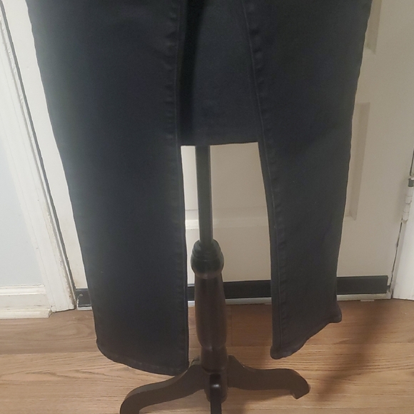 GAP Women's Classic Faded Black Straight Leg Jeans - Picture 6 of 9